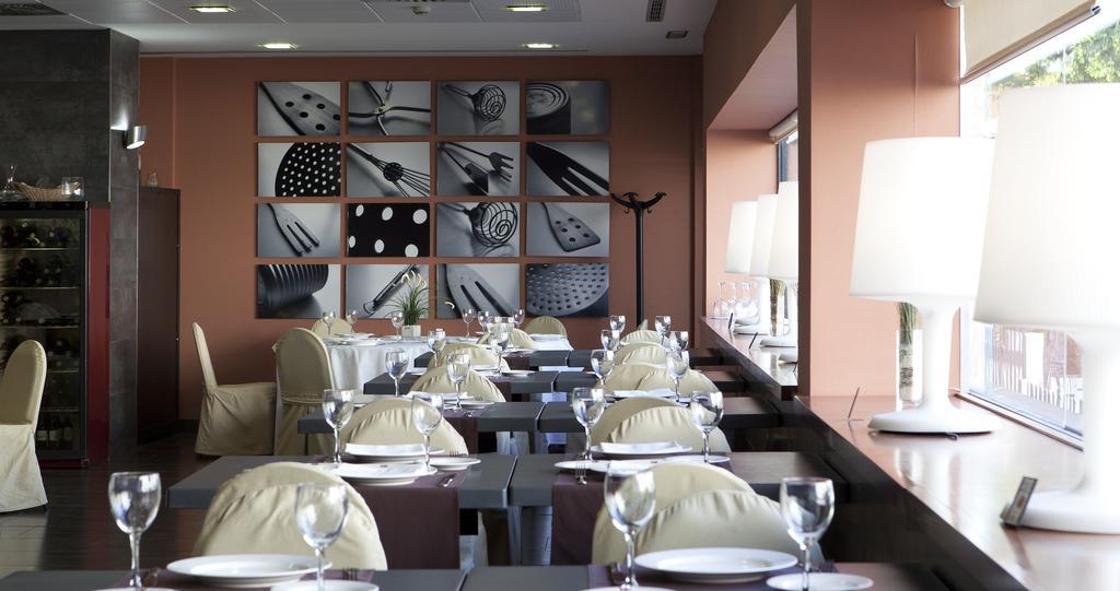 Apartamentos Vértice Sevilla Aljarafe Bormujos Bagian luar foto