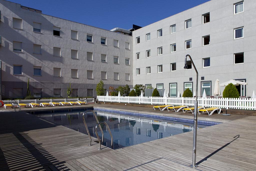 Apartamentos Vértice Sevilla Aljarafe Bormujos Bagian luar foto