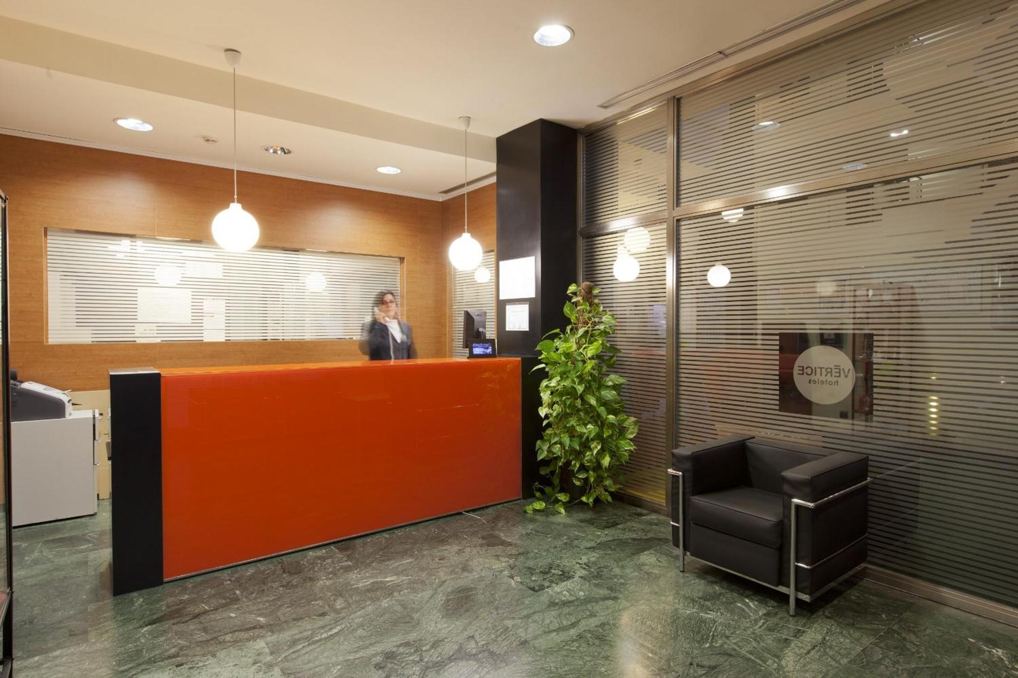 Apartamentos Vértice Sevilla Aljarafe Bormujos Bagian luar foto