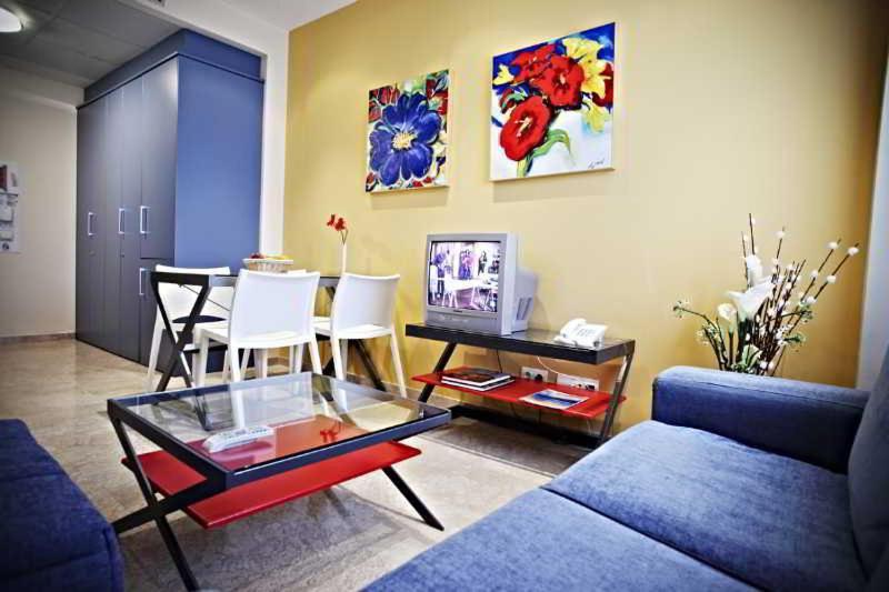 Apartamentos Vértice Sevilla Aljarafe Bormujos Ruang foto