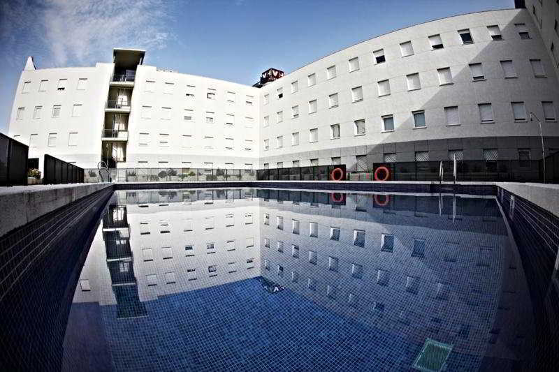 Apartamentos Vértice Sevilla Aljarafe Bormujos Bagian luar foto